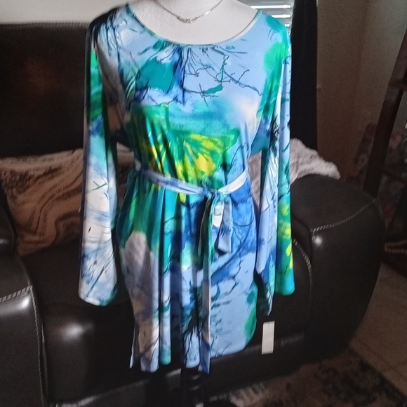 💚New Natori Belted Top💚 - Picture 2 of 3